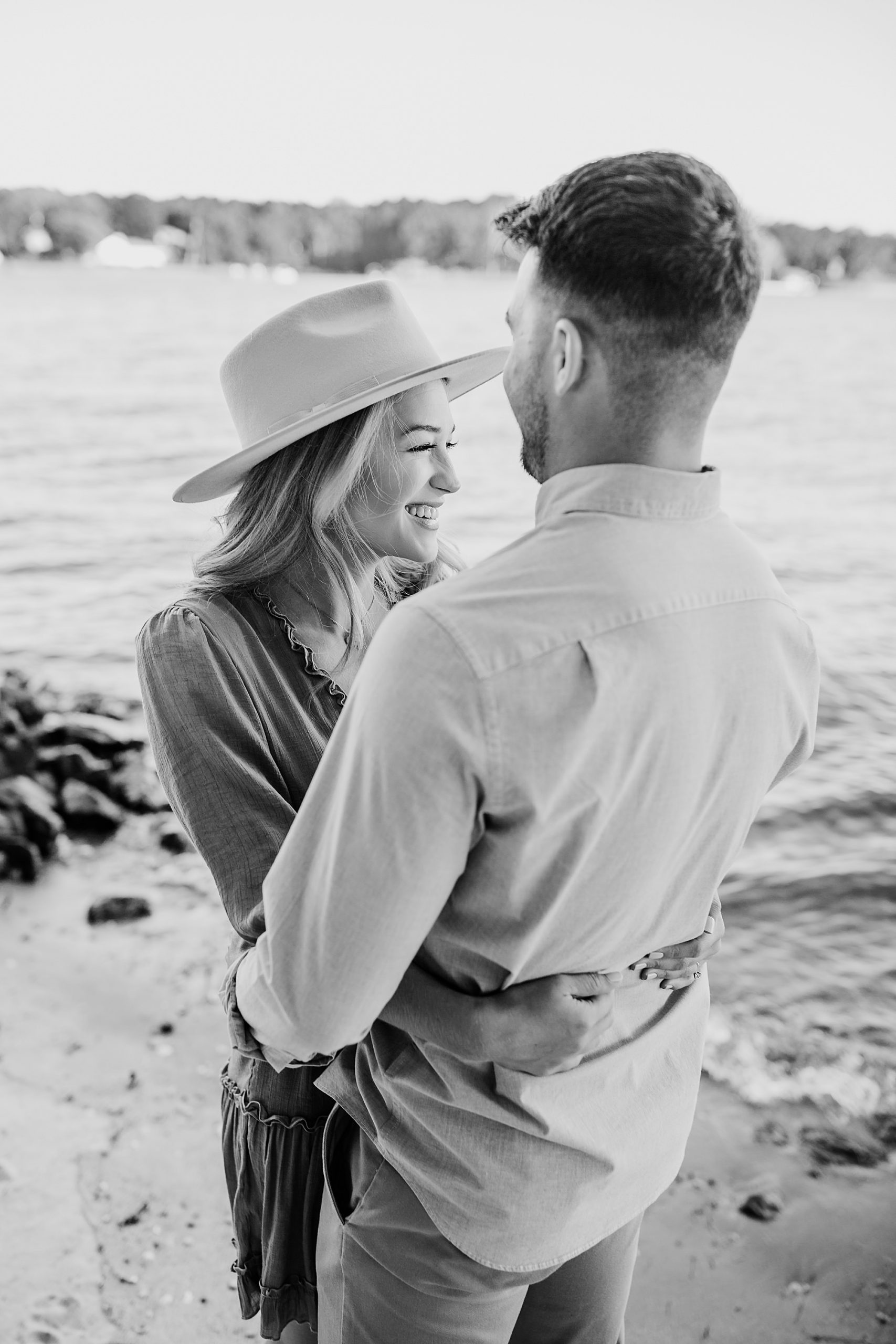 black and white engagement photos