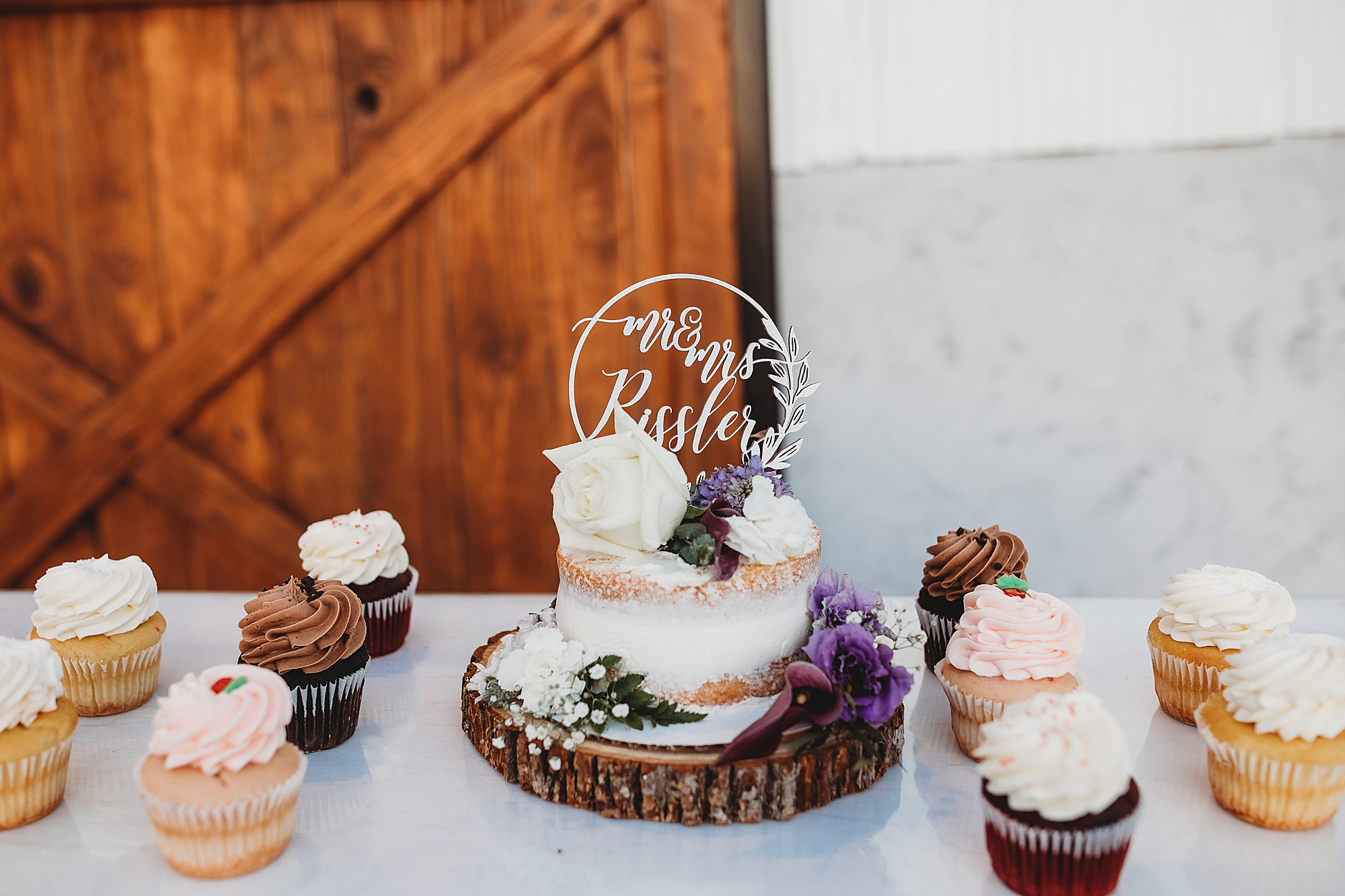 micro wedding cake, stress-free wedding, Dawn Marie Photography